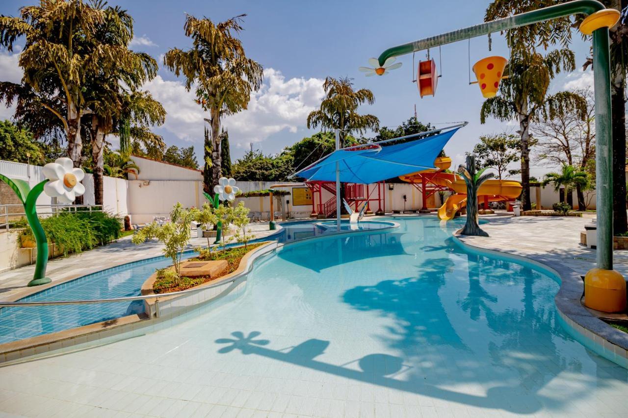Diroma Resort Com Um Dia No Acqua Park Caldas Novas Exterior foto