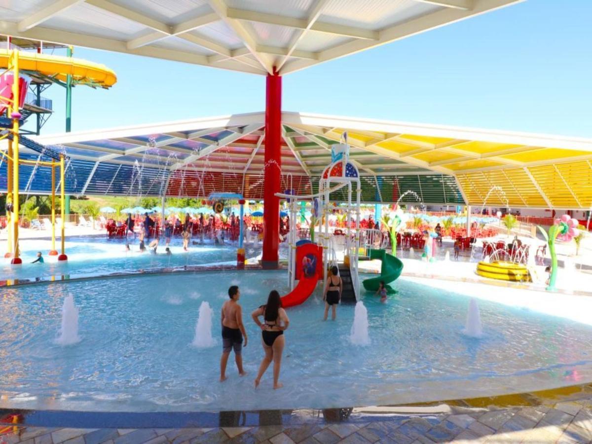 Diroma Resort Com Um Dia No Acqua Park Caldas Novas Exterior foto